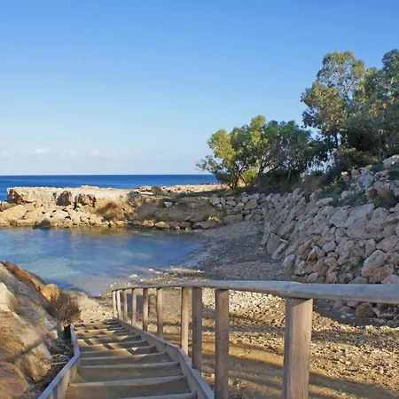 Laila - Coralli Beachfront * Πρωταράς