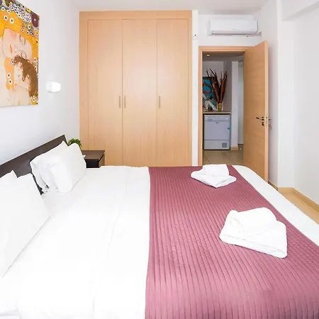 Laila - Coralli Beachfront Apartamento *