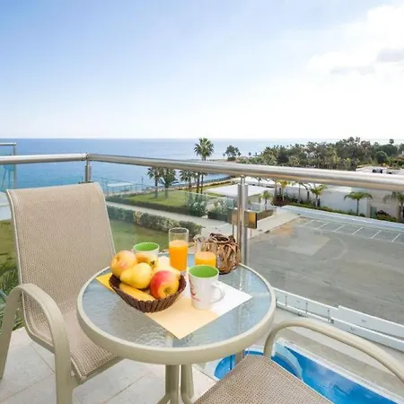 Laila - Coralli Beachfront *