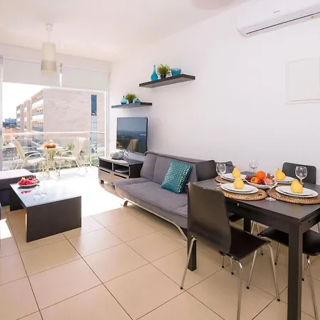 Laila - Coralli Beachfront Apartamento *