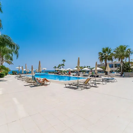 Laila - Coralli Beachfront Apartamento